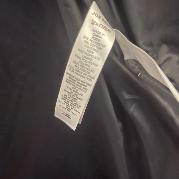 NWT Long black Puffer coat. - Picture 4 of 5